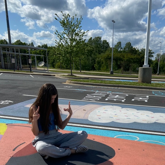 Meet your Posher, Gabriela - Picture 1 of 1